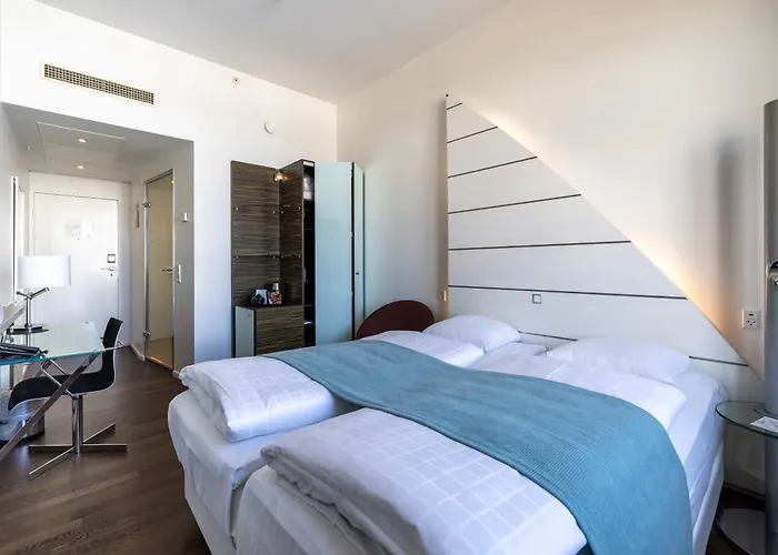 Copenhagen hotels near Nyhavn