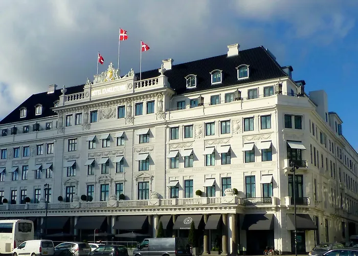 Copenhagen hotels near King's New Square